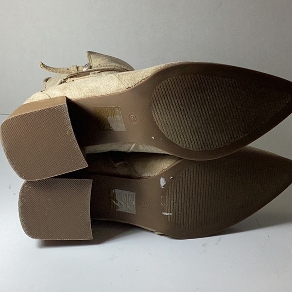 Journee Collection Womens Estelle Stacked Heel Booties - Picture 12 of 12